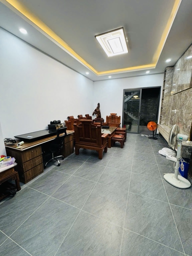 NHÀ MẶT TIỀN KHU VỰC TÊN LỬA KINH DOANH SẦM UẤT